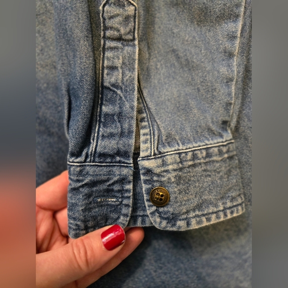 Karen Scott. Holiday, Vintage Embroidered denim button up top. Size 2xl. - Picture 7 of 12